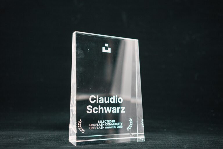 claudio-schwarz-77ruI1Fed3o-unsplash
